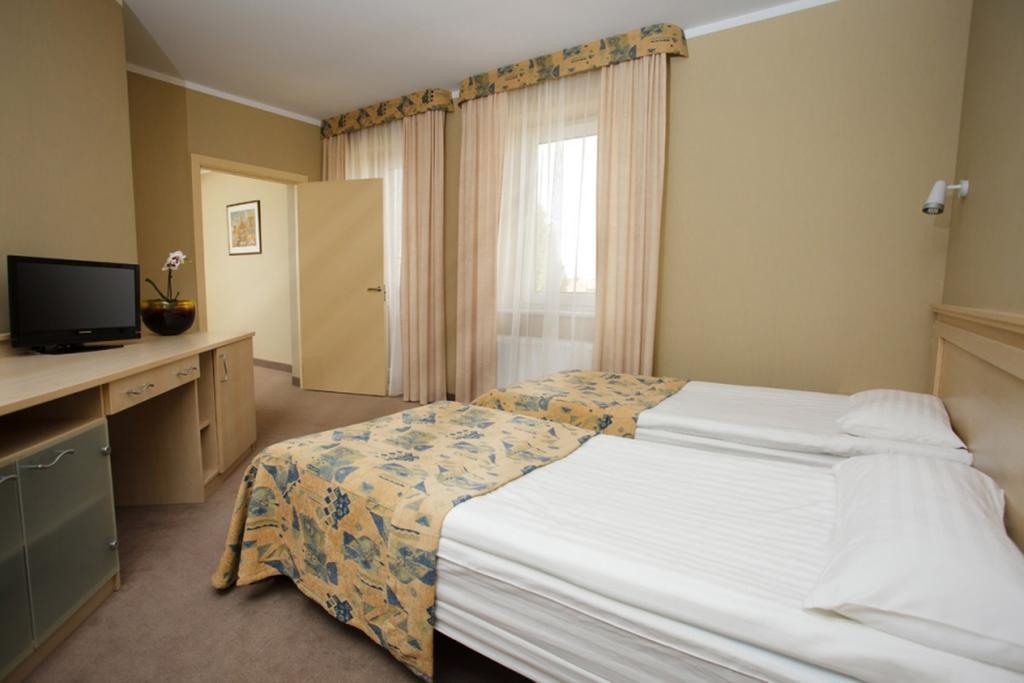 Hotel Babilonas Kaunas Esterno foto