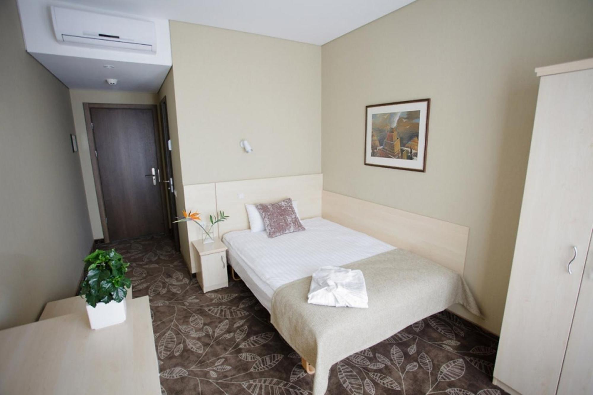 Hotel Babilonas Kaunas Esterno foto